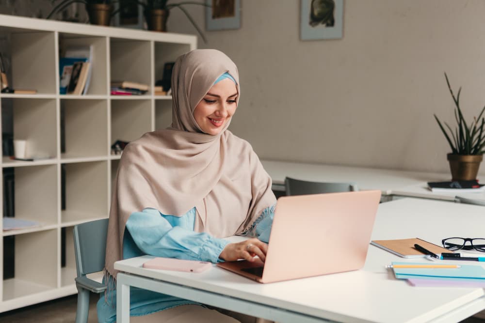 وظائف عن بعد في الجزائر 2025